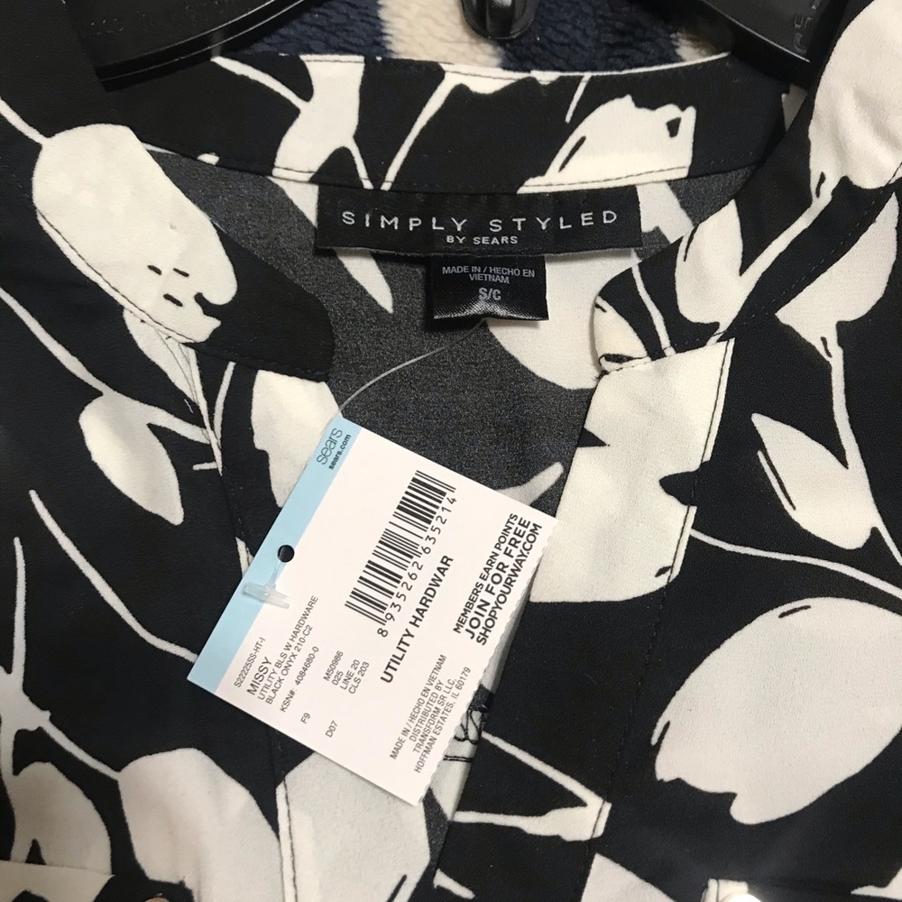 NWT blouse - Picture 4 of 5